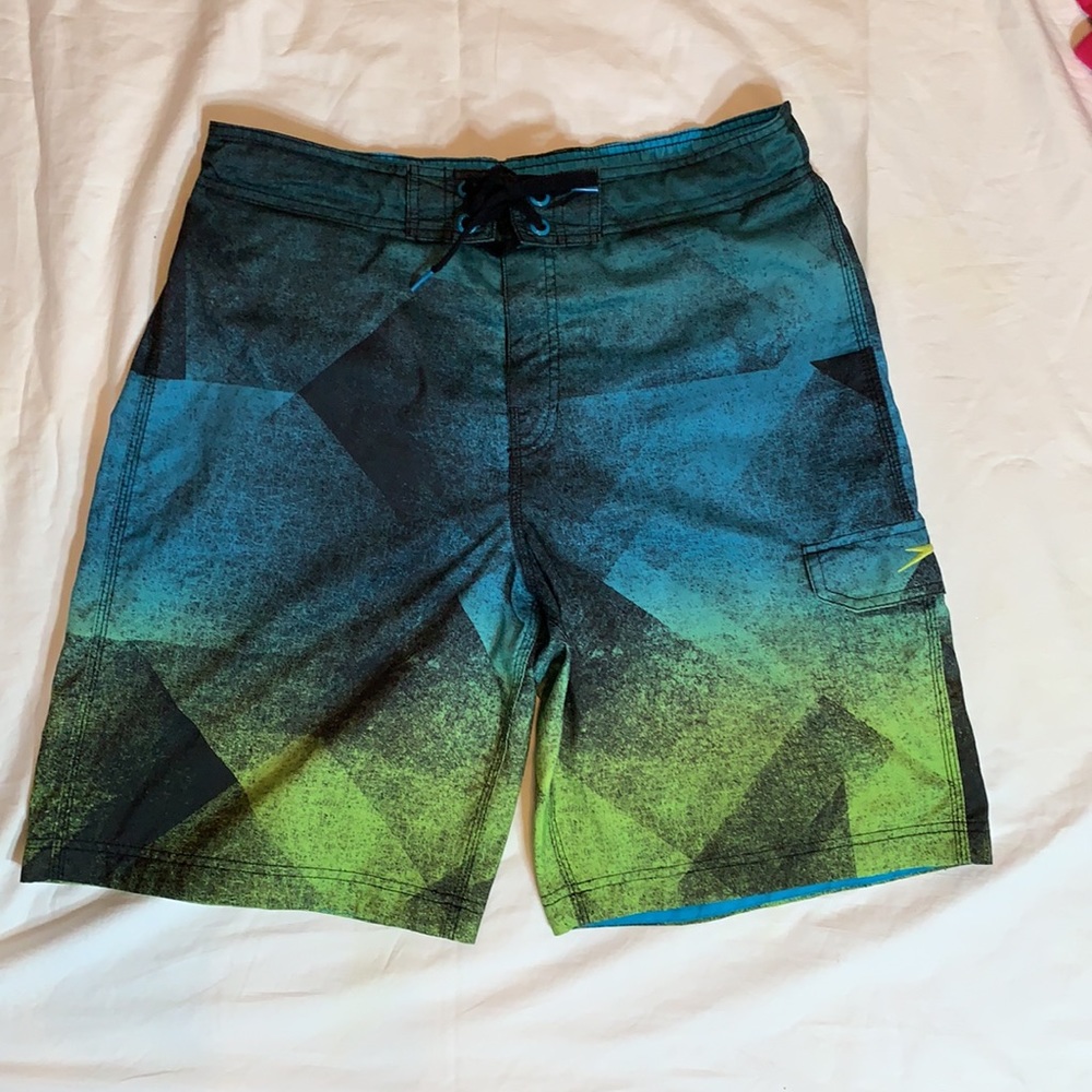 Men’s Speedo swim trunks size L